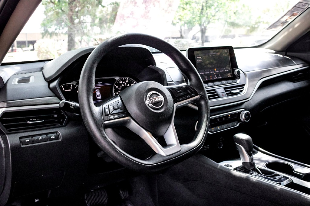 2025 Nissan Altima 2.5 SV photo 15