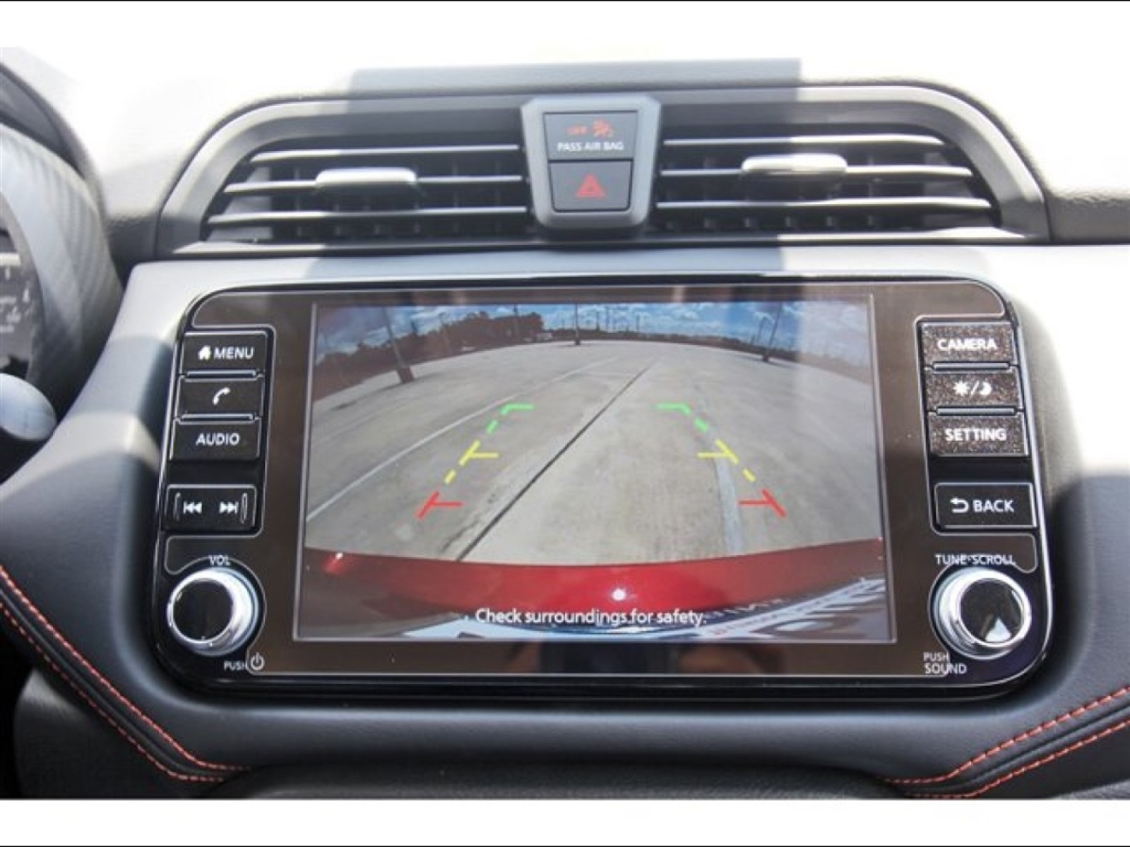 2025 Nissan Versa SR - 11