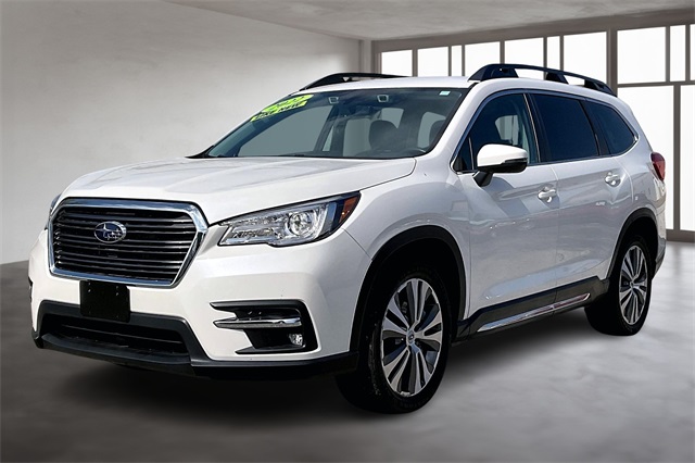 2022 Subaru Ascent Limited photo 2