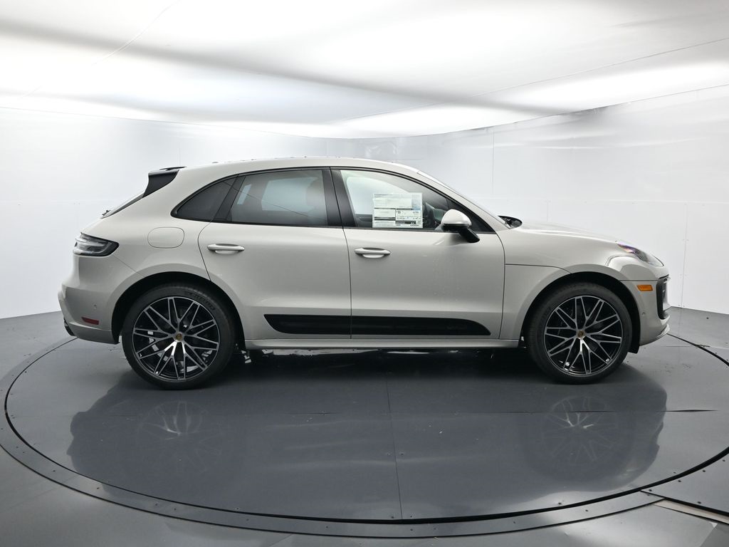 2026 Porsche Macan GTS photo 12