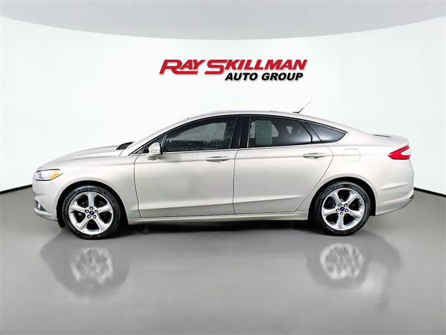 2015 Ford Fusion SE photo 4