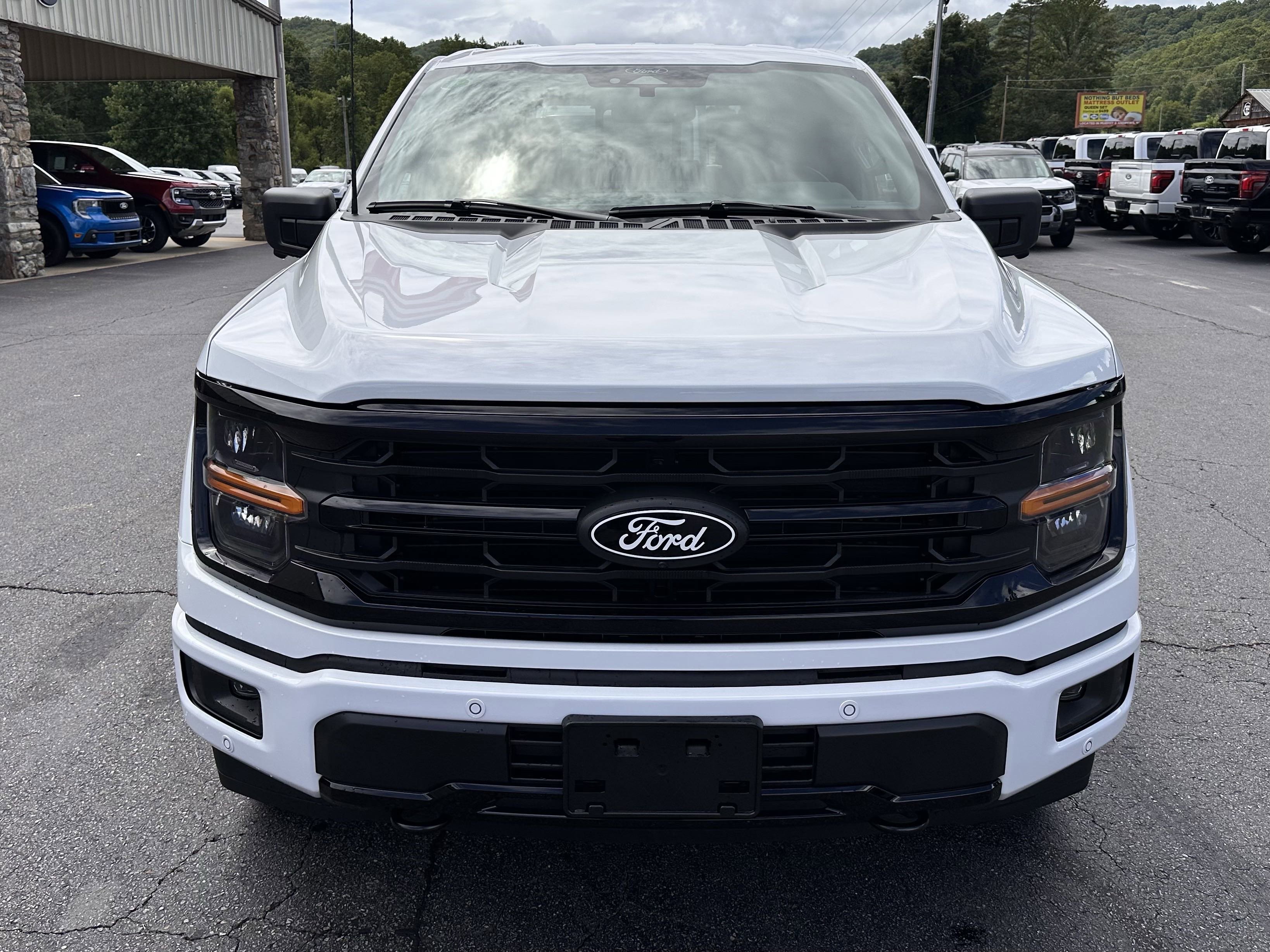 2025 Ford F-150 XLT photo 2