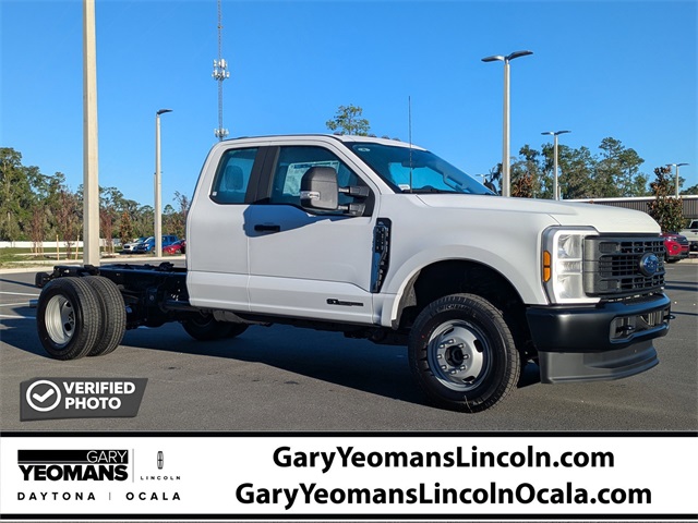 2026 Ford F-350 Super Duty Chassis Cab XL's photo