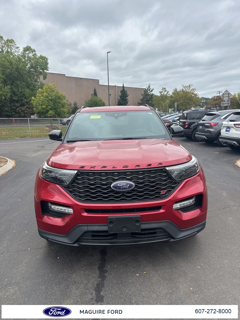 2022 Ford Explorer ST photo 2