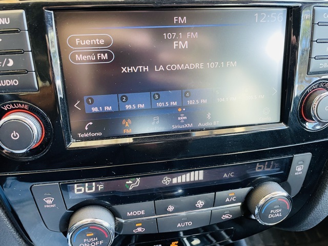 2019 Nissan Rogue SV photo 13