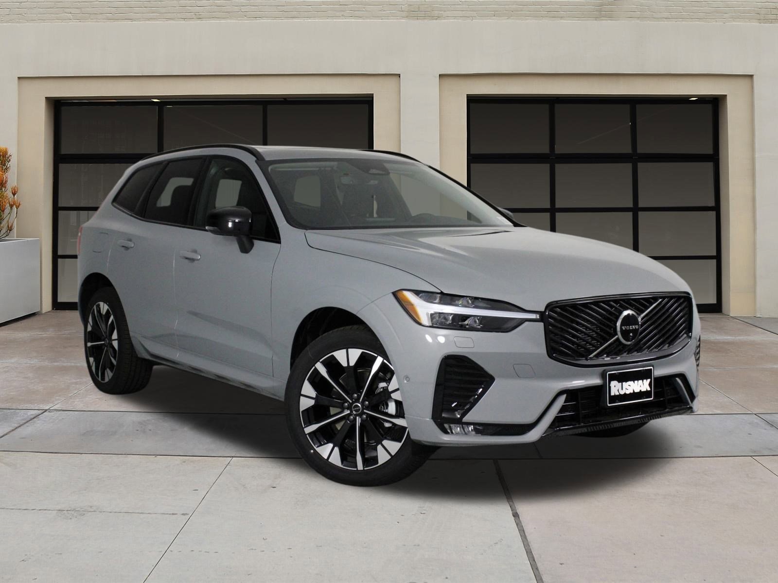 2026 Volvo XC60 B5 Plus photo 18