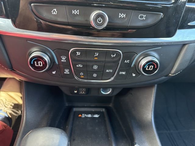 2023 Chevrolet Traverse Leather photo 16