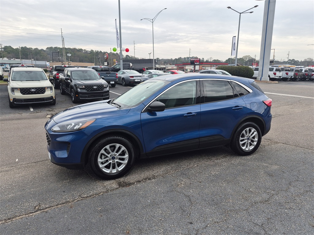 2022 Ford Escape SE photo 2