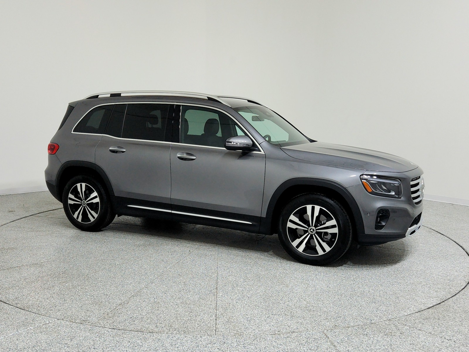 2025 Mercedes Benz GLB 250 photo 5