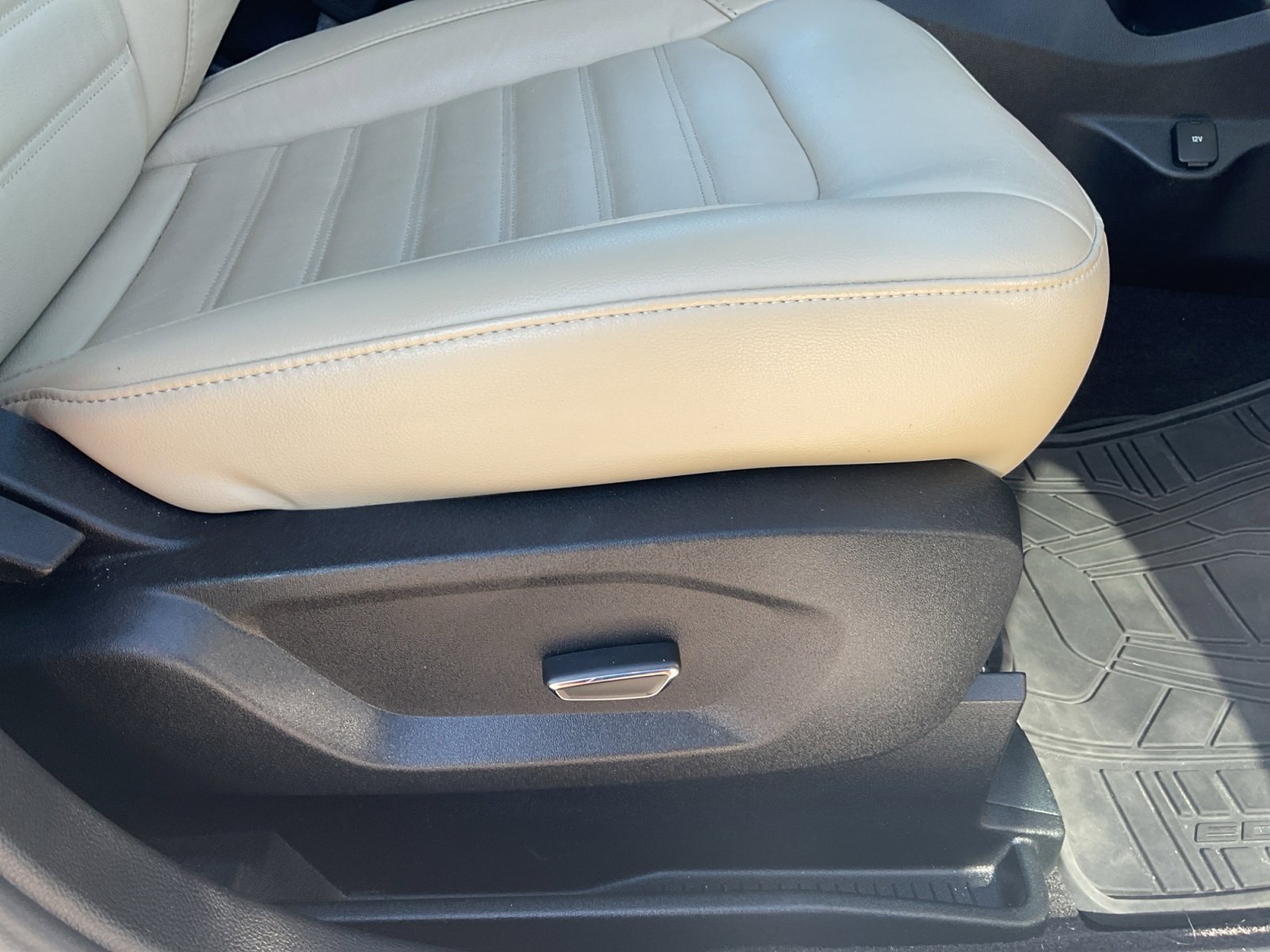 2016 Ford Edge SEL photo 26