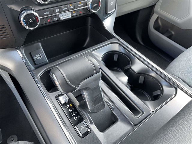 2025 Ford F-150 Lightning XLT photo 12