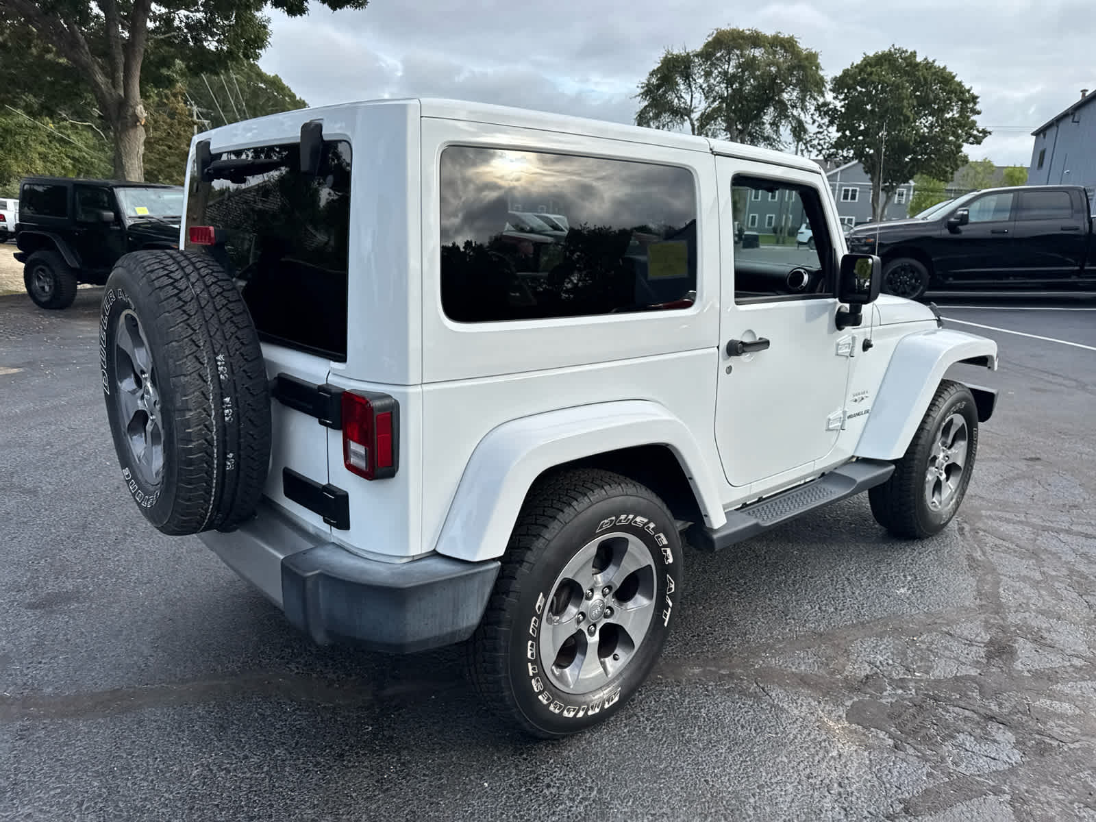 2017 Jeep Wrangler Sahara photo 8