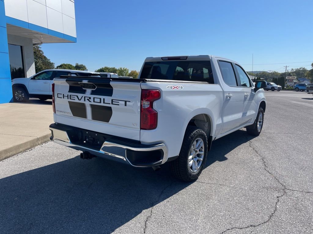 2023 Chevrolet Silverado 1500 LT photo 4