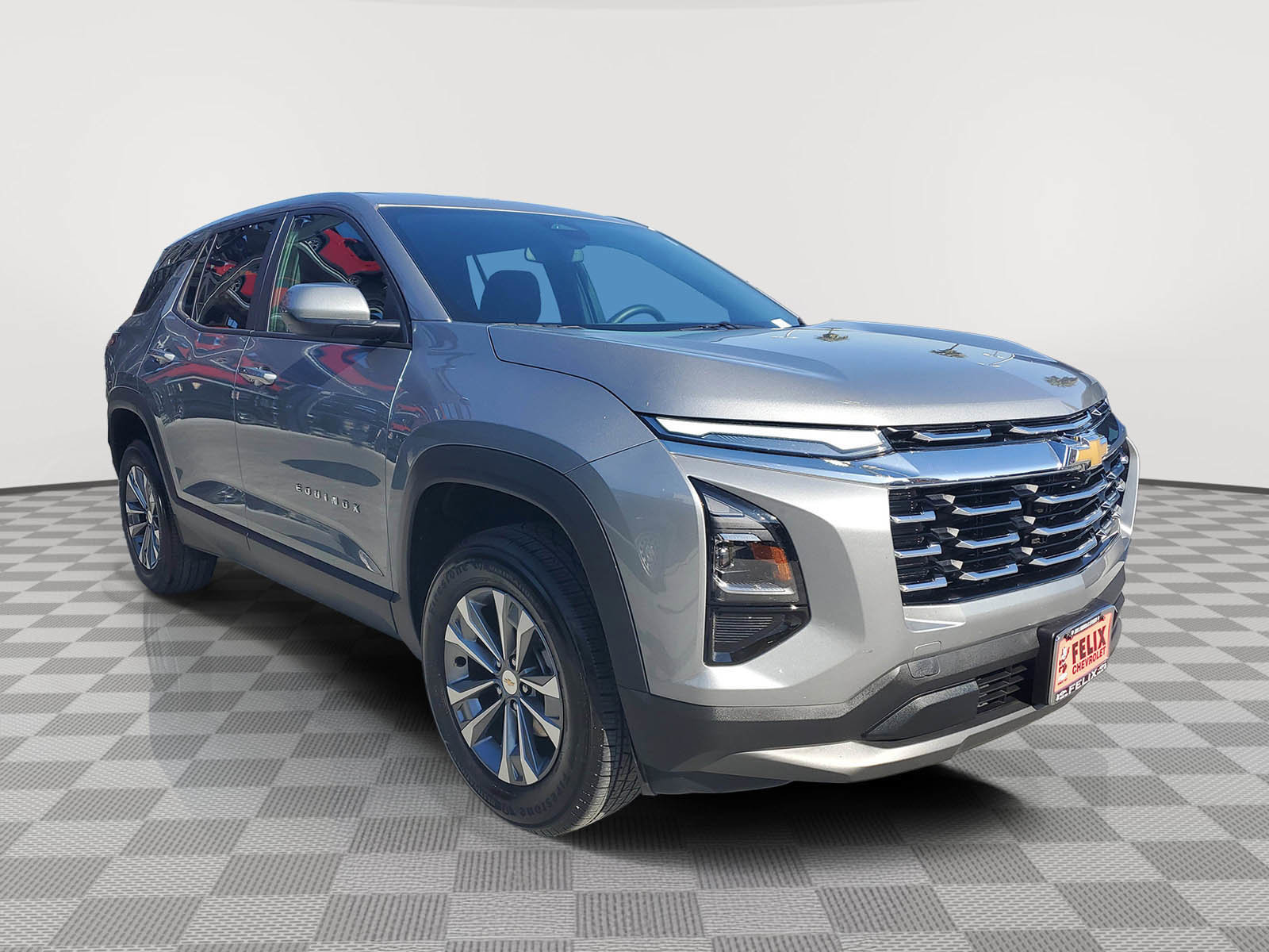 2025 Chevrolet Equinox LT photo 2