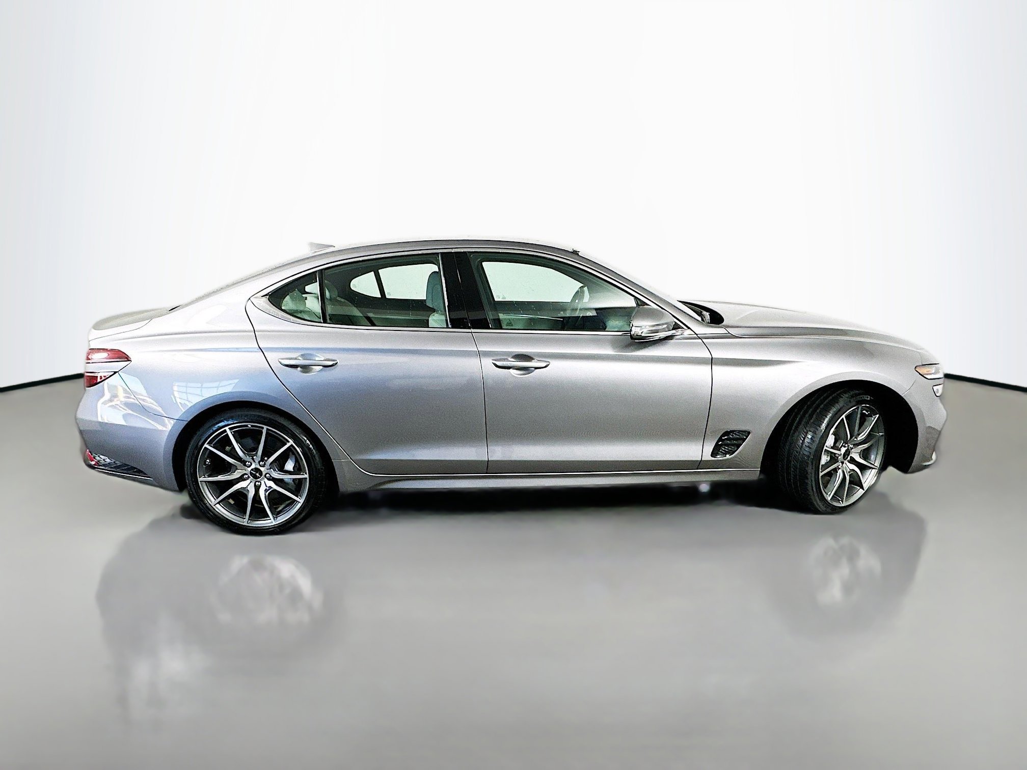 2025 Genesis G70 2.5T photo 8