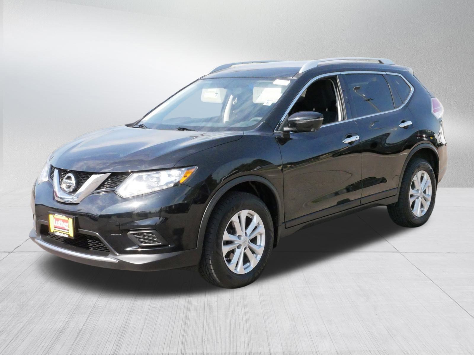 2016 Nissan Rogue SV photo 3