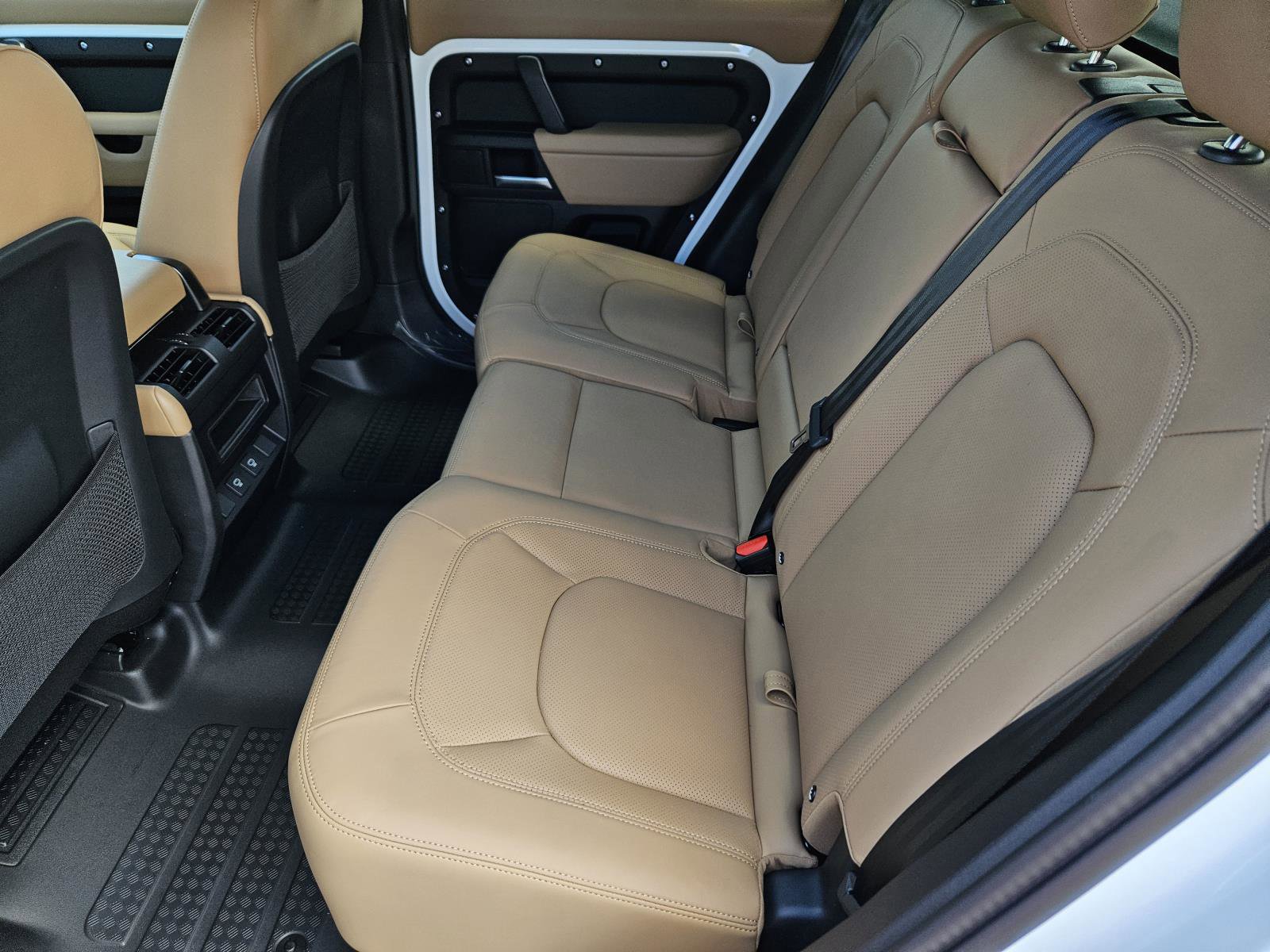 2025 Land Rover Defender 110 X-Dynamic SE photo 22
