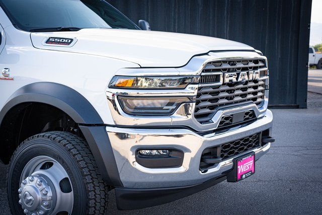 2025 Ram 5500 Tradesman photo 4