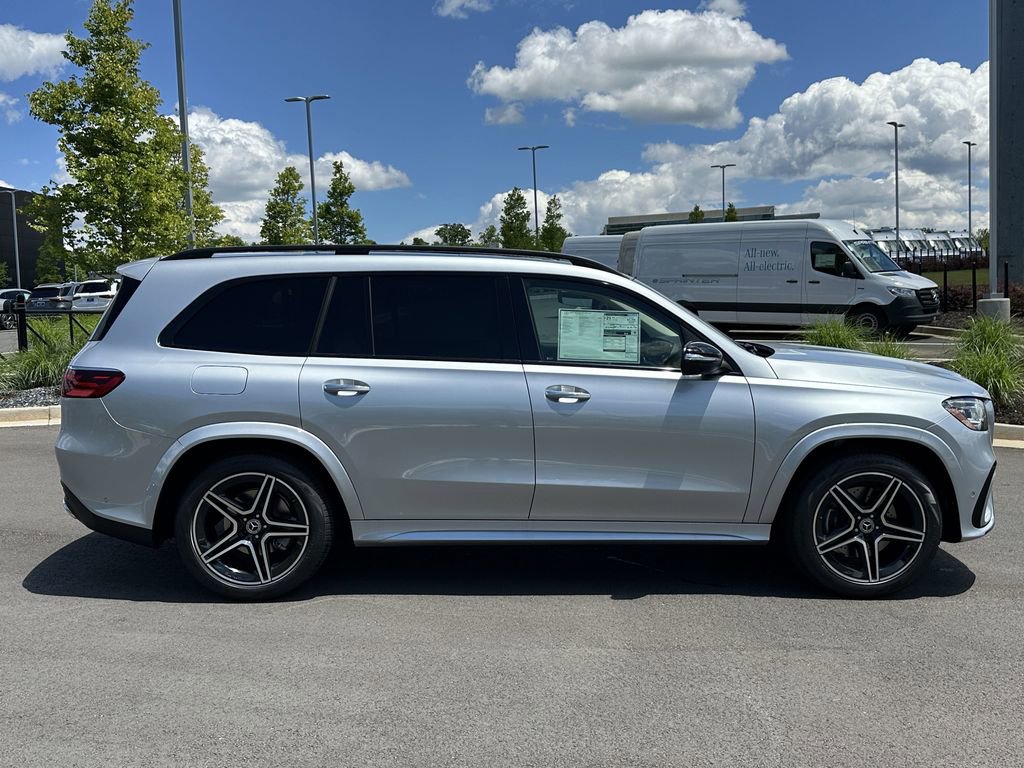 2025 Mercedes Benz GLS 450 4MATIC photo 9