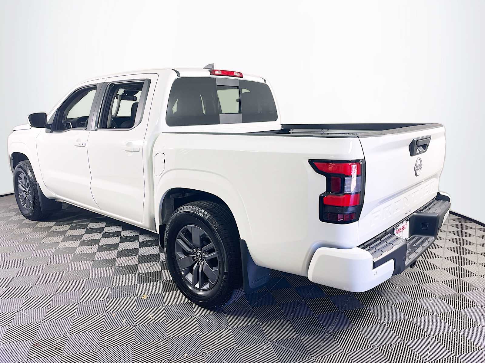 2025 Nissan Frontier SV photo 2