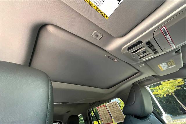 2023 Toyota Highlander Limited photo 13