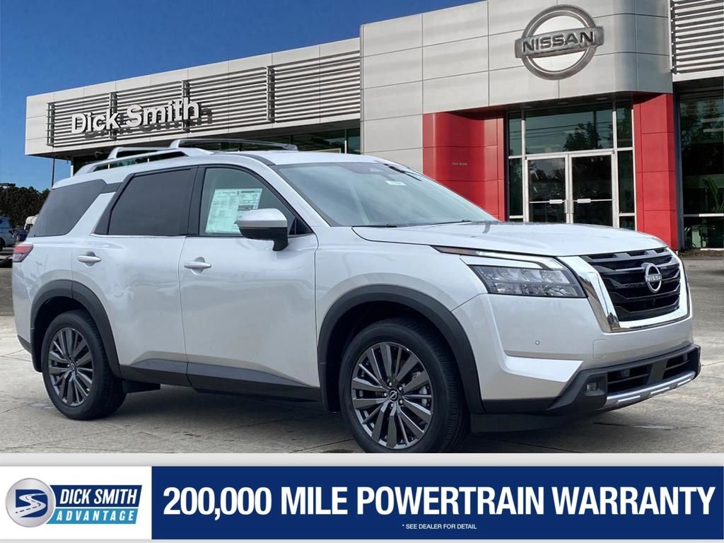 2025 Nissan Pathfinder SL's photo