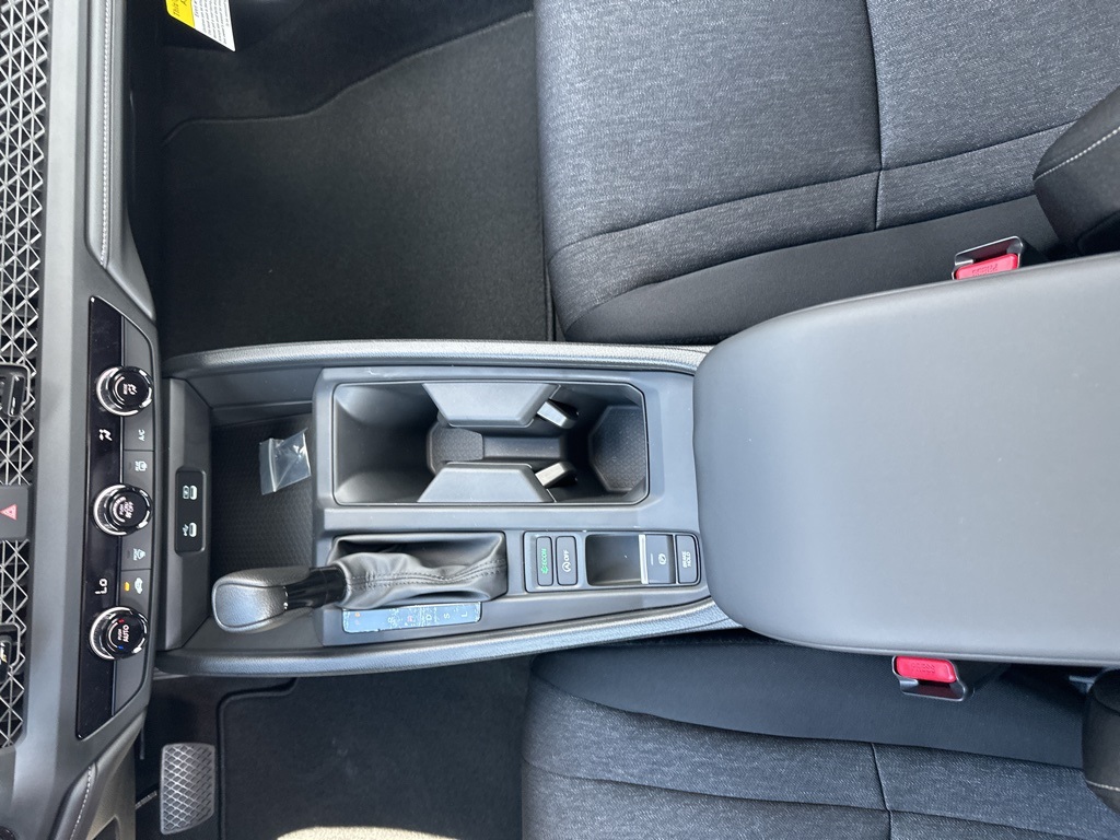 2025 Honda Accord LX photo 17