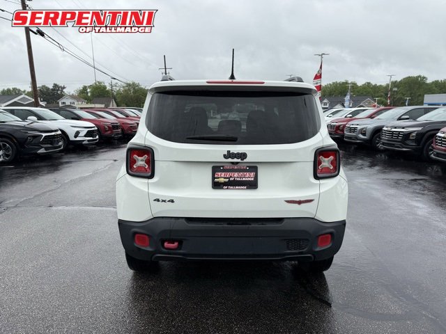 2015 Jeep Renegade Trailhawk photo 3