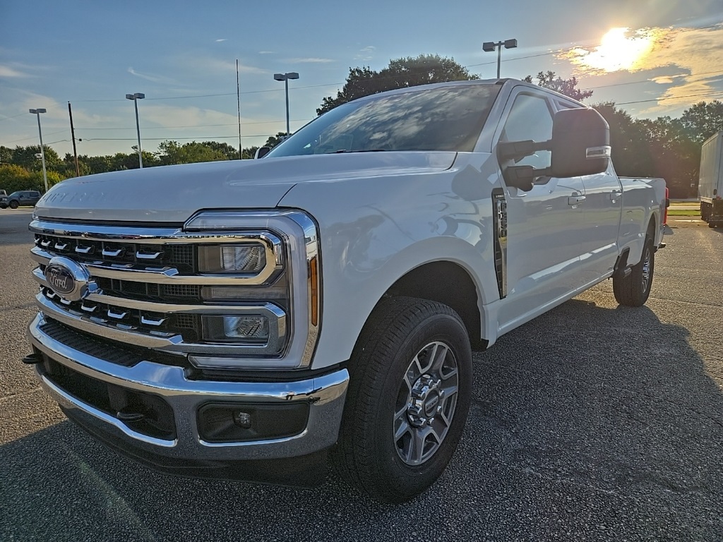 2026 Ford F-350 Super Duty Lariat's photo