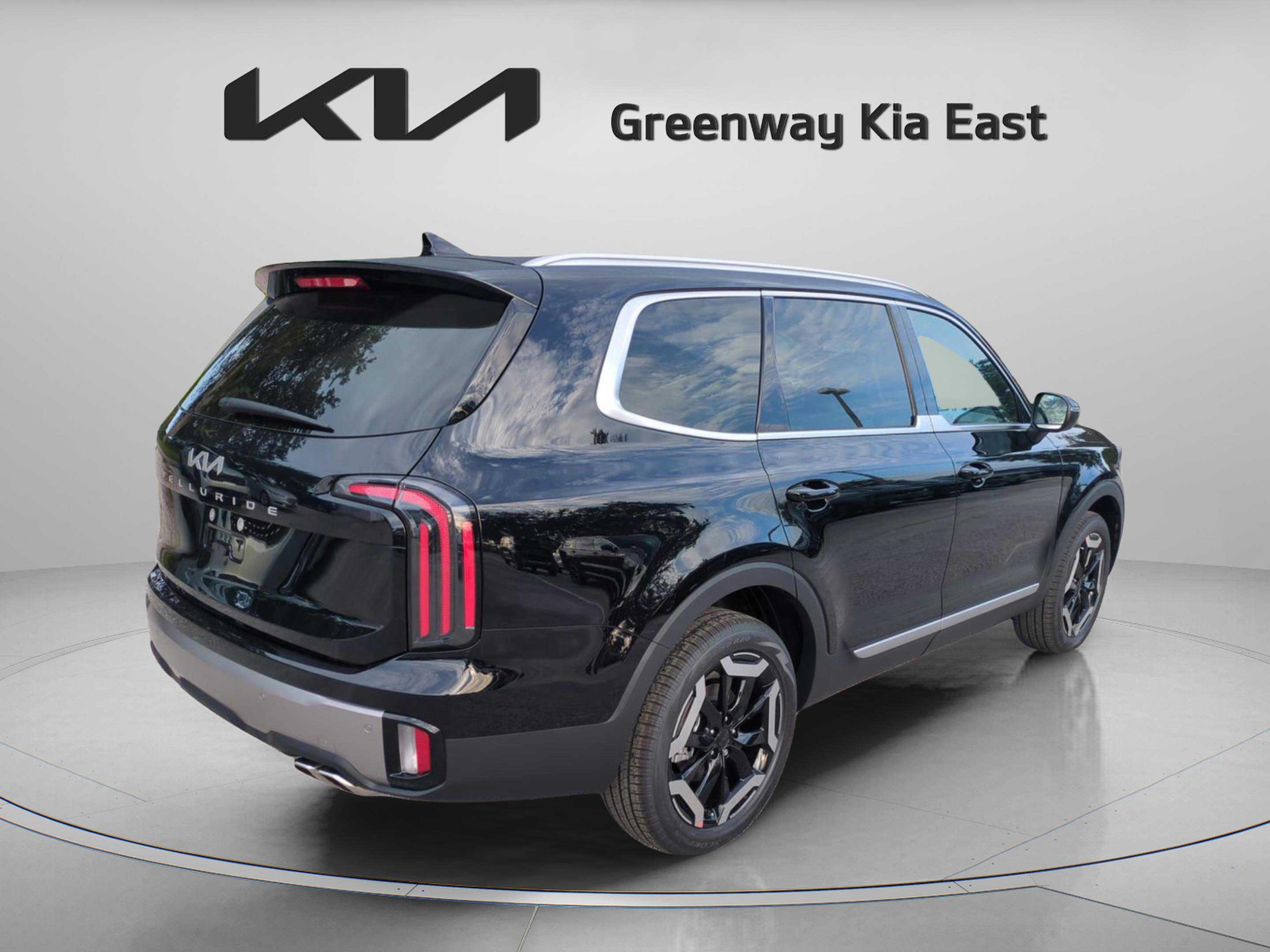 2025 Kia Telluride EX photo 4