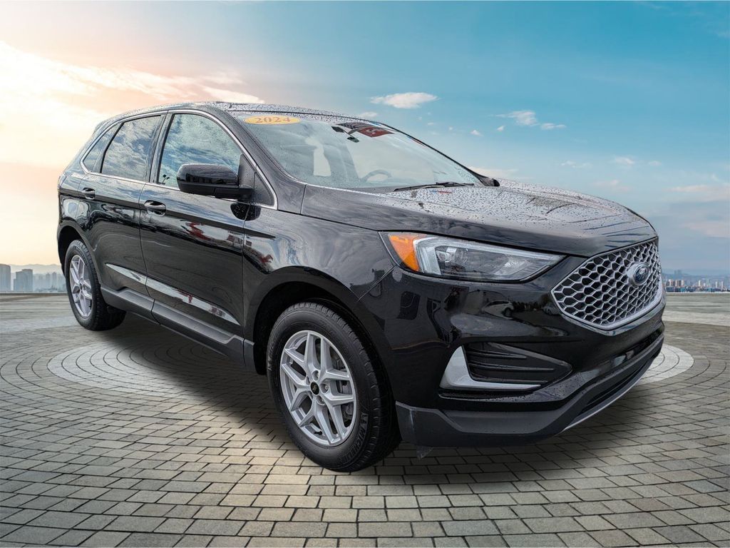 2024 Ford Edge SEL photo 2