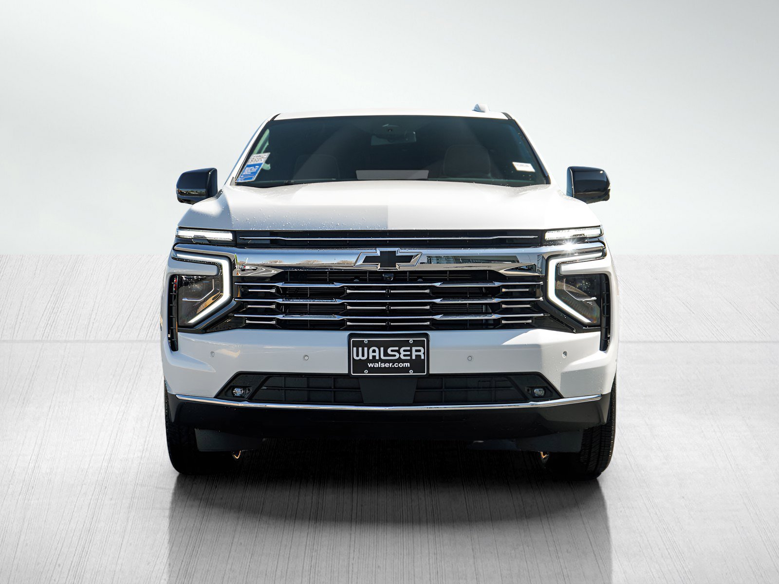 2025 Chevrolet Suburban Premier photo 2