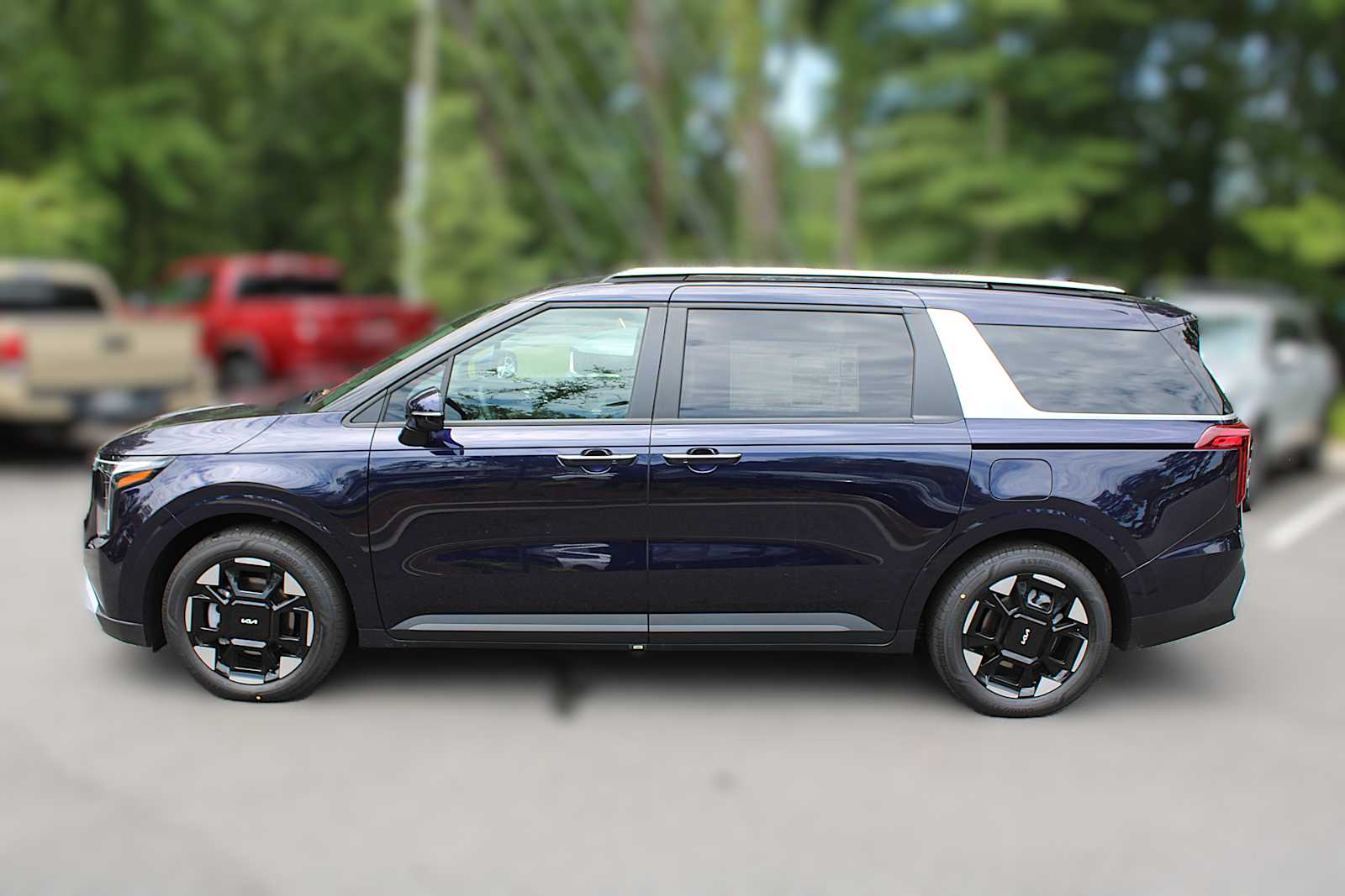 2025 Kia Carnival EX photo 4
