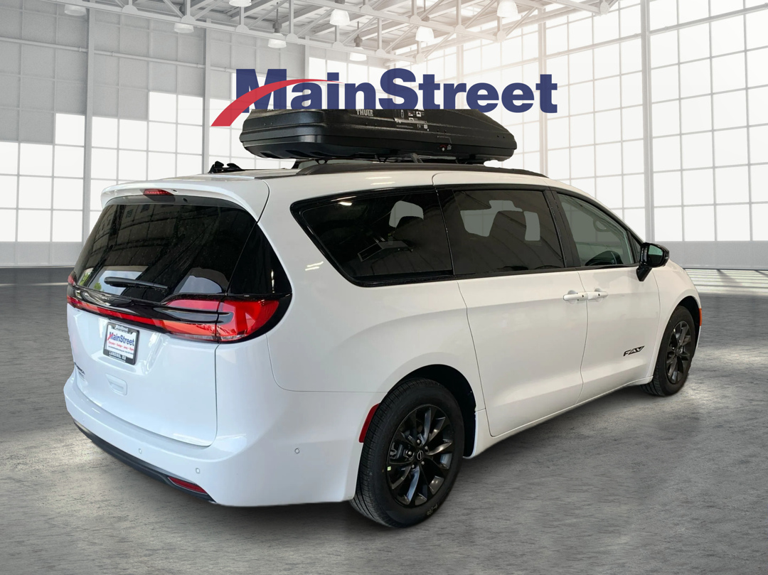 2025 Chrysler Pacifica photo 5
