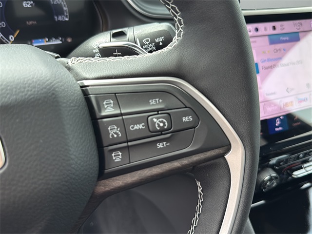2025 Jeep Grand Cherokee Limited photo 18