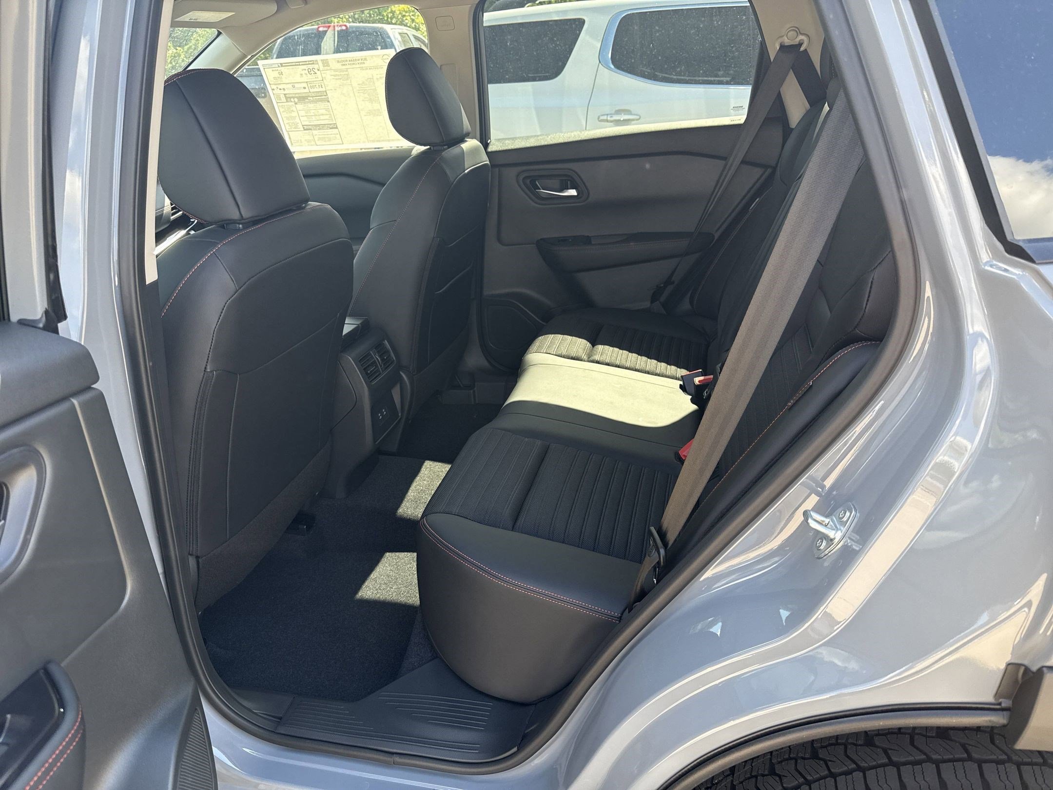 2026 Nissan Rogue SV photo 12