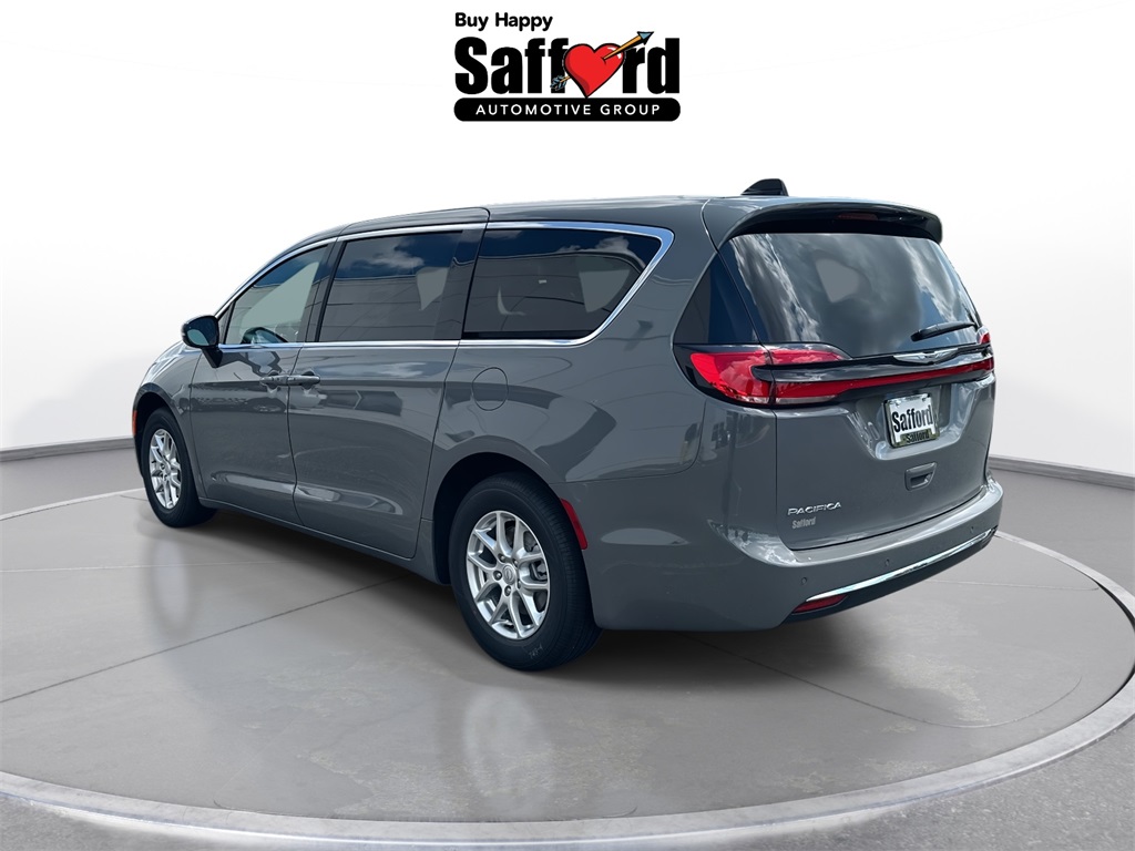 2025 Chrysler Pacifica photo 5