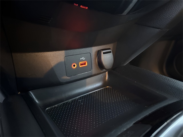 2020 Nissan Rogue Sport S photo 25