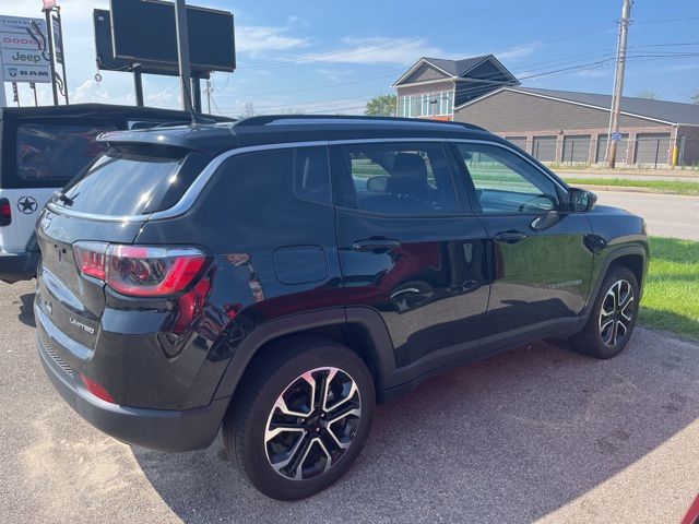 2022 Jeep Compass Limited photo 2