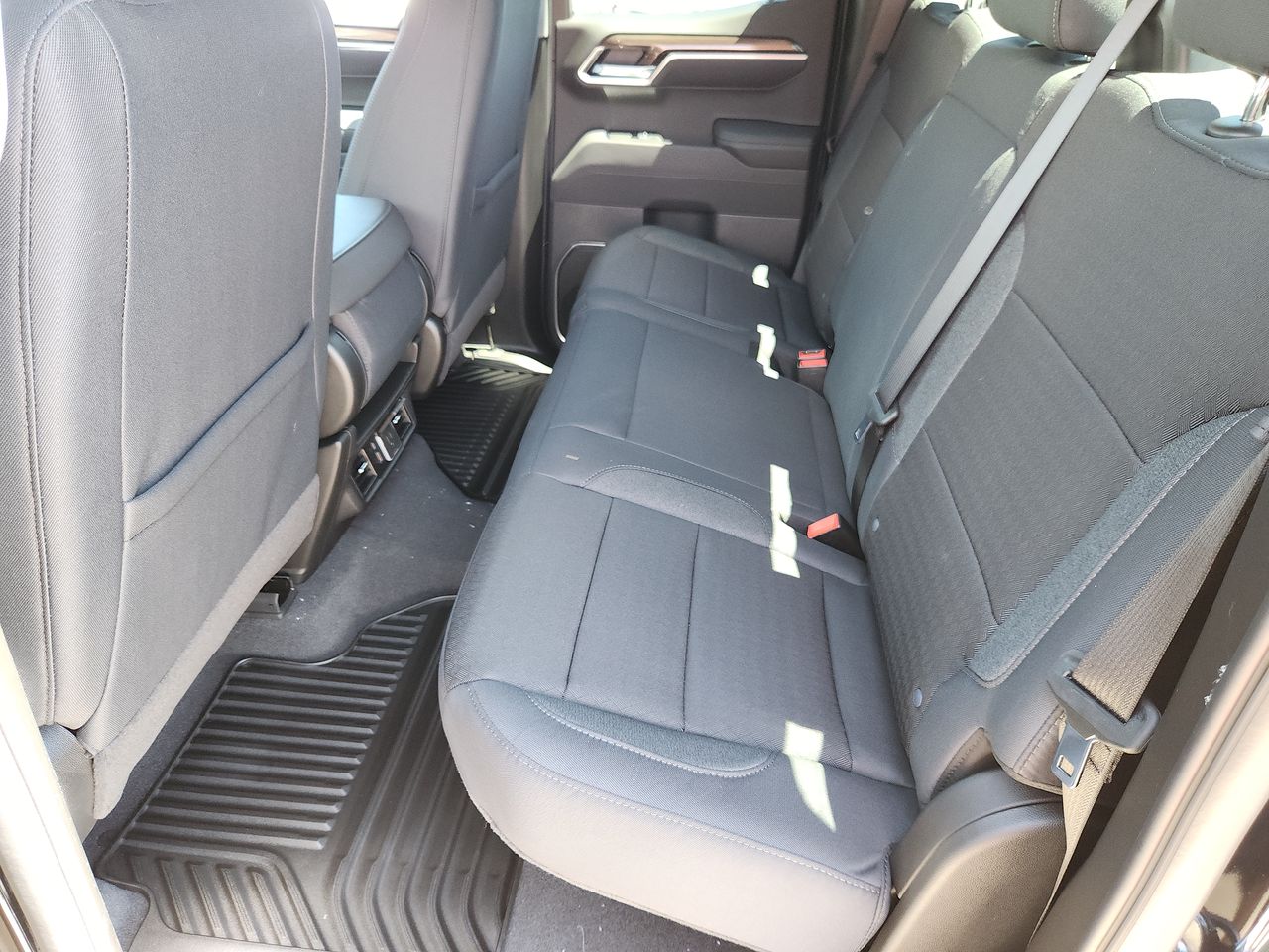 2025 Chevrolet Silverado 1500 LT photo 23