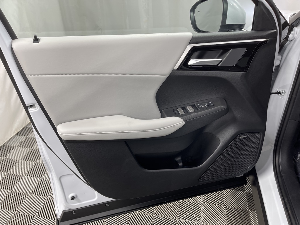 2025 Mitsubishi Outlander SE photo 20