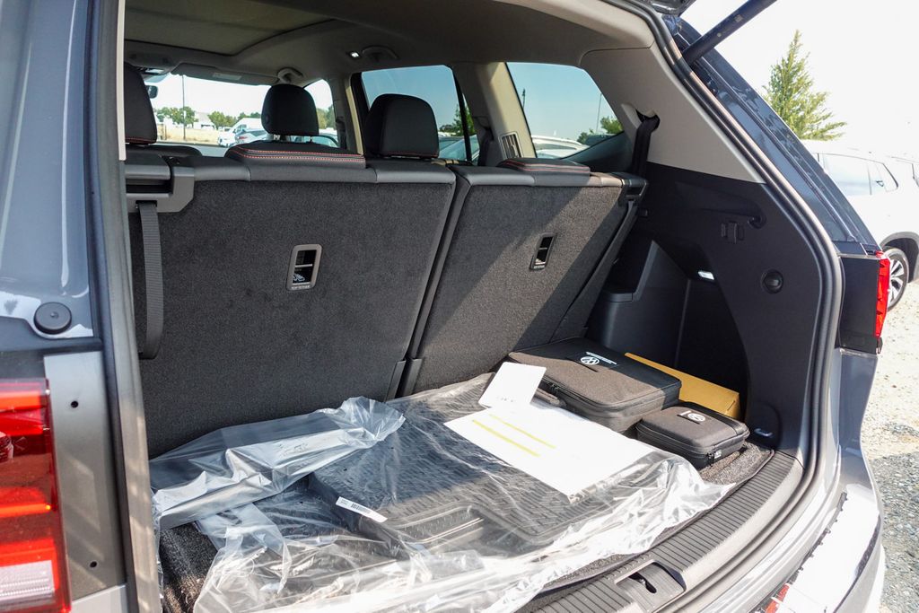 2026 Volkswagen Atlas Peak Edition SE photo 28