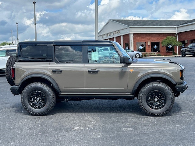 2025 Ford Bronco Badlands photo 3