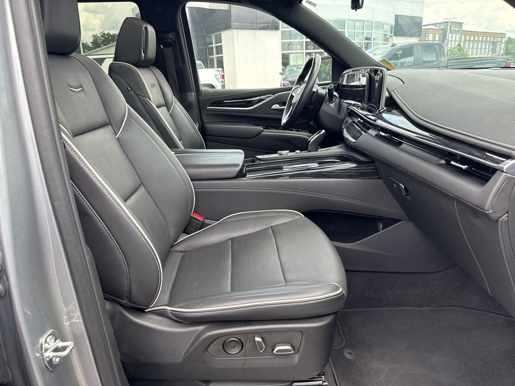 2023 Cadillac Escalade Sport photo 12
