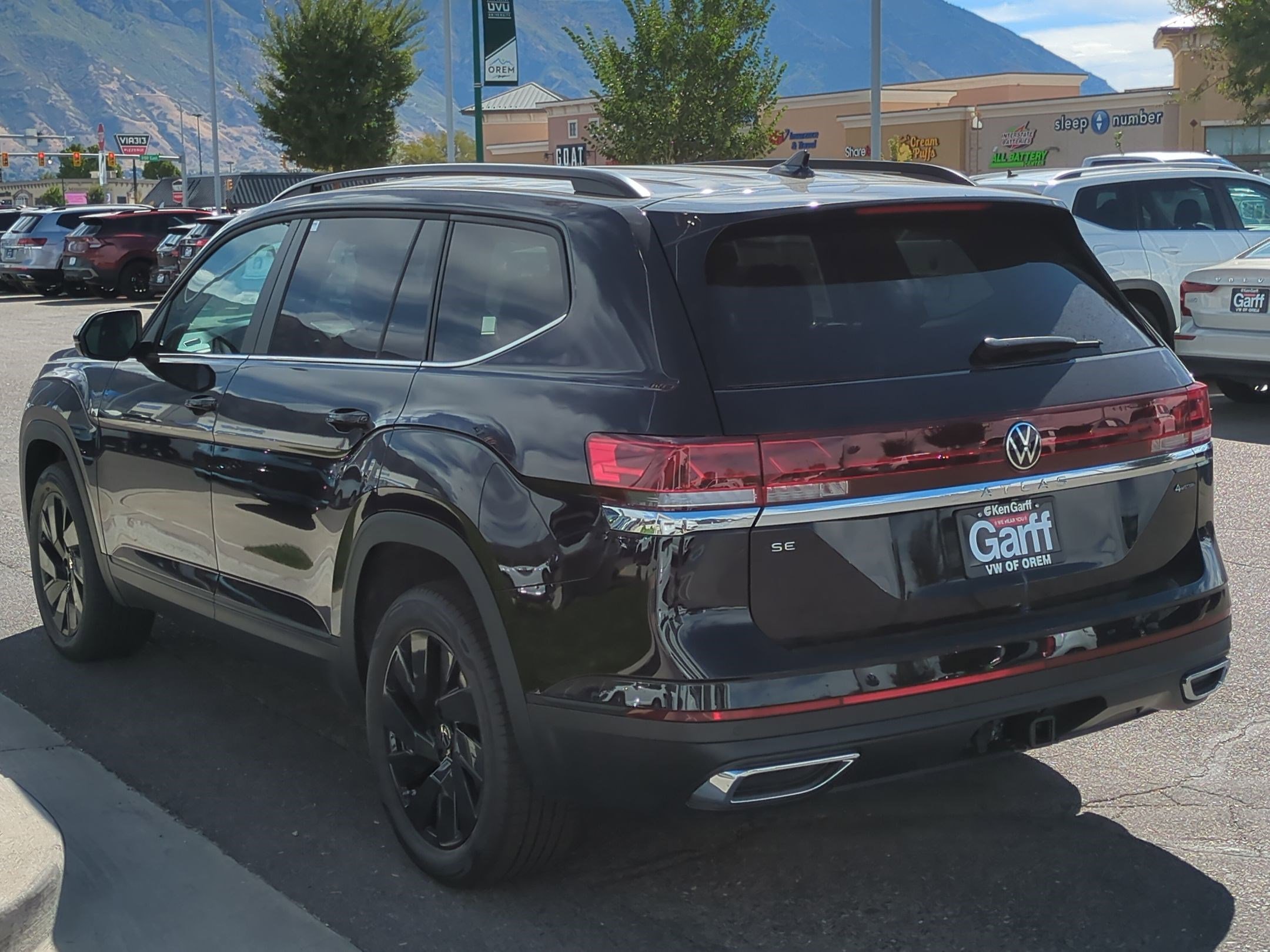 2026 Volkswagen Atlas SE Technology photo 2