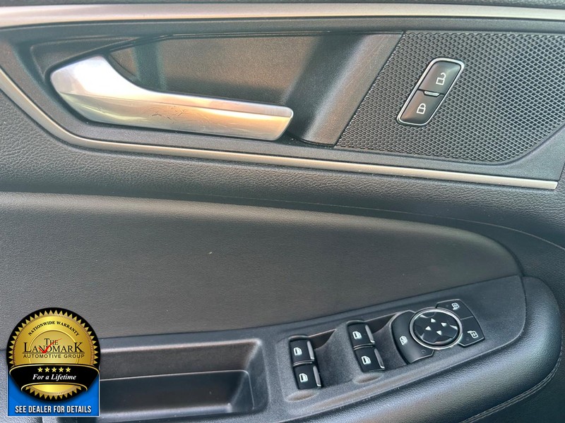 2023 Ford Edge SEL photo 8