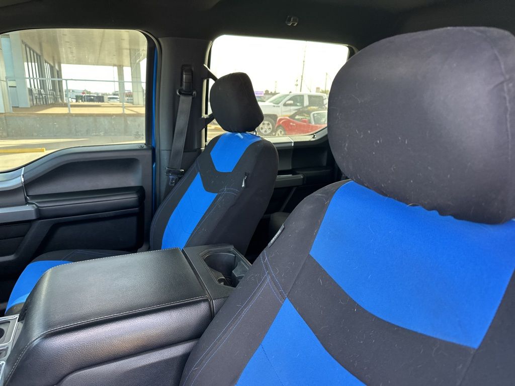 2016 Ford F-150 XLT photo 2