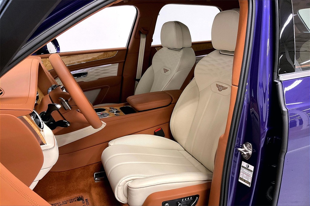 2024 Bentley Bentayga Azure photo 8