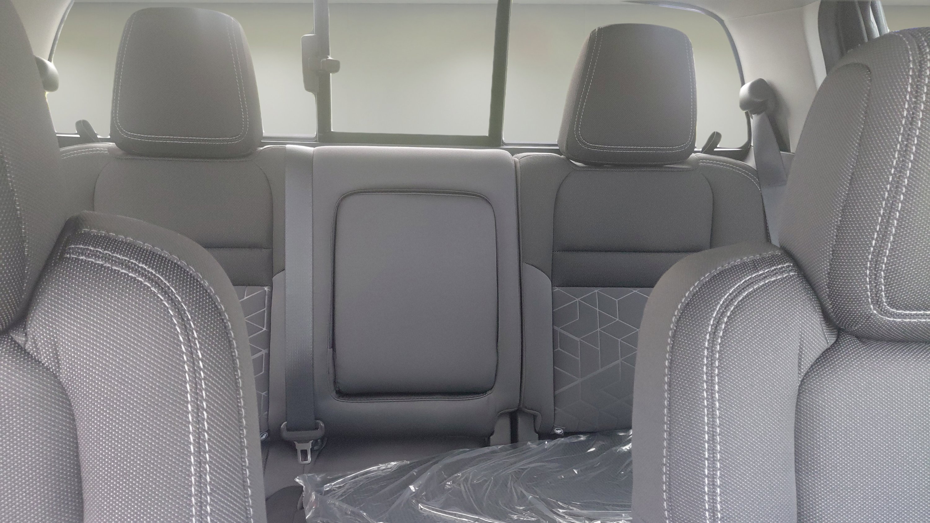 2025 Nissan Frontier Crew Cab SV photo 12