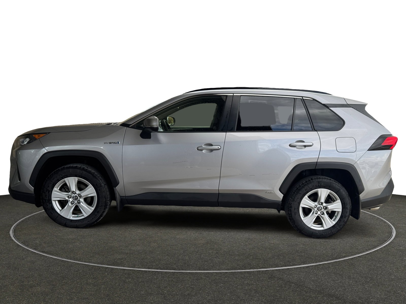 2019 Toyota RAV4 LE photo 2